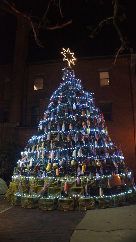 Art Haven Lobster Trap Christmas Tree - The Awesome Foundation