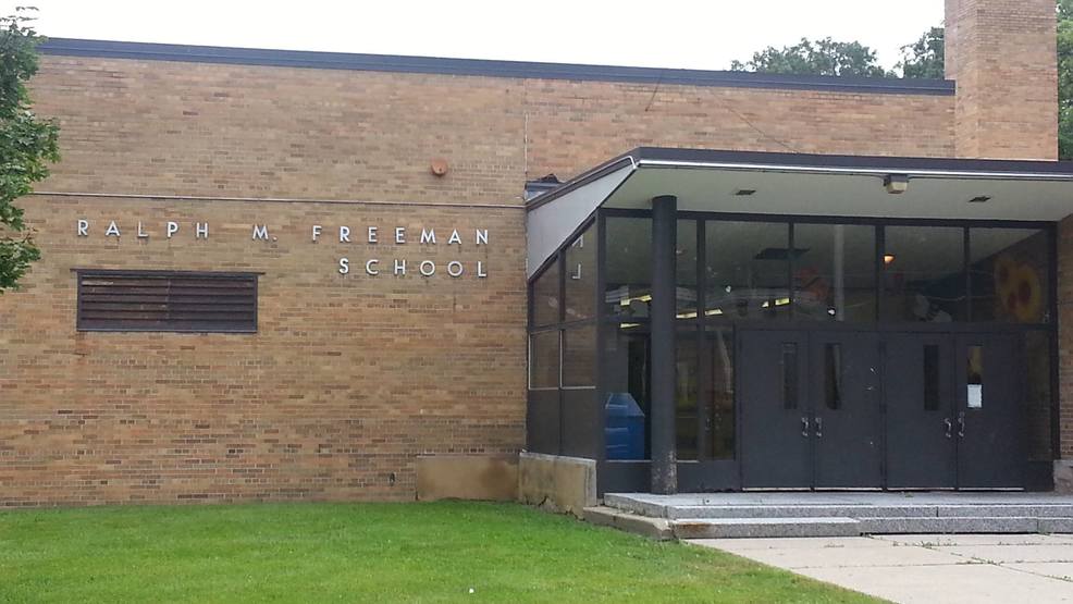 Freeman Elementary Lettuce Grow Stand The Awesome Foundation