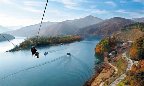 Zip_pic_over_water